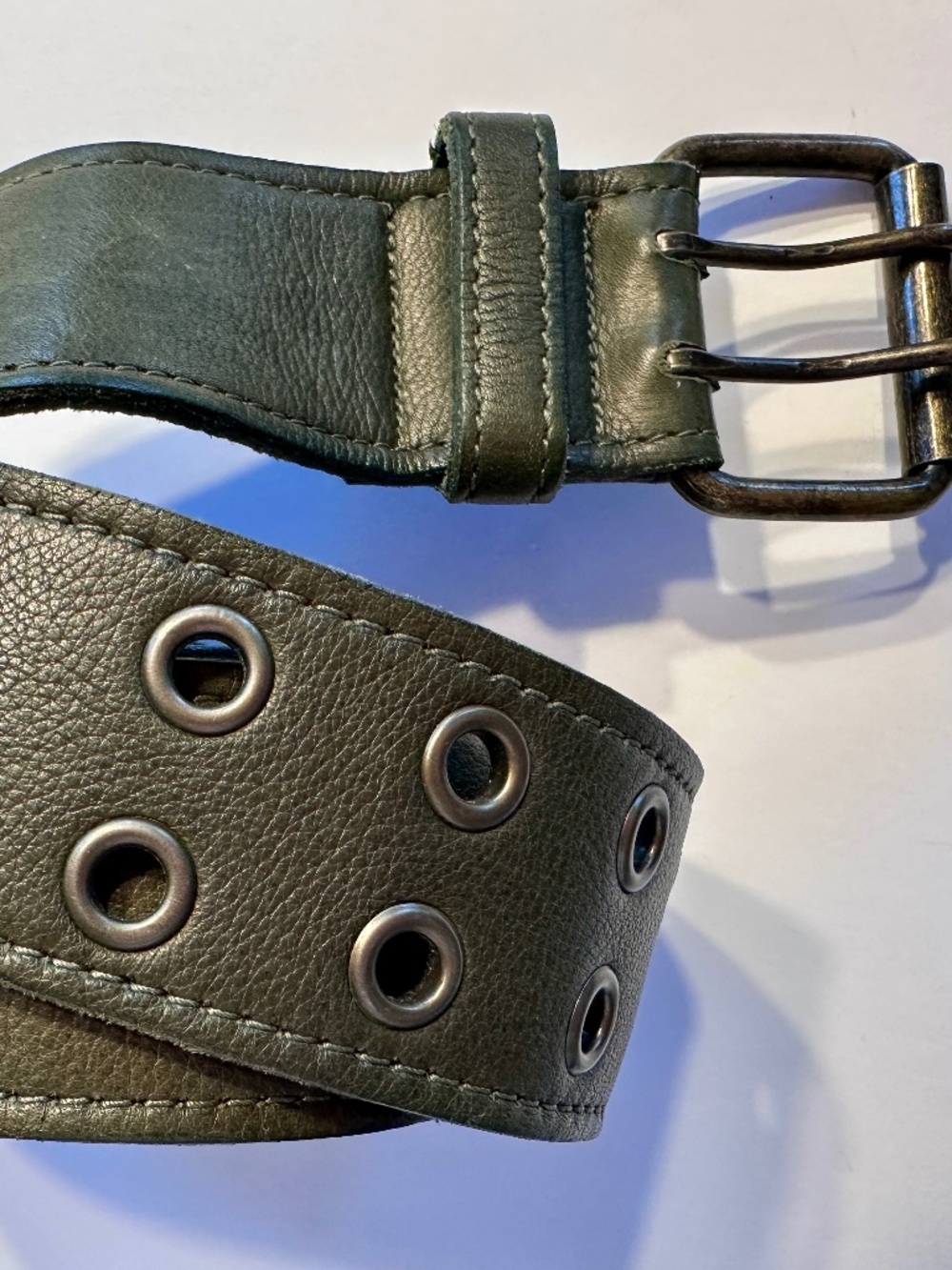 B-LOW THE BELT Women's Olive Green Leather Belt Size Medium Double Eyelet
